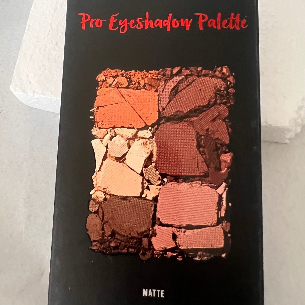 Ardell Pro Eyeshadow Palette - Matte - 15 Eyesshades